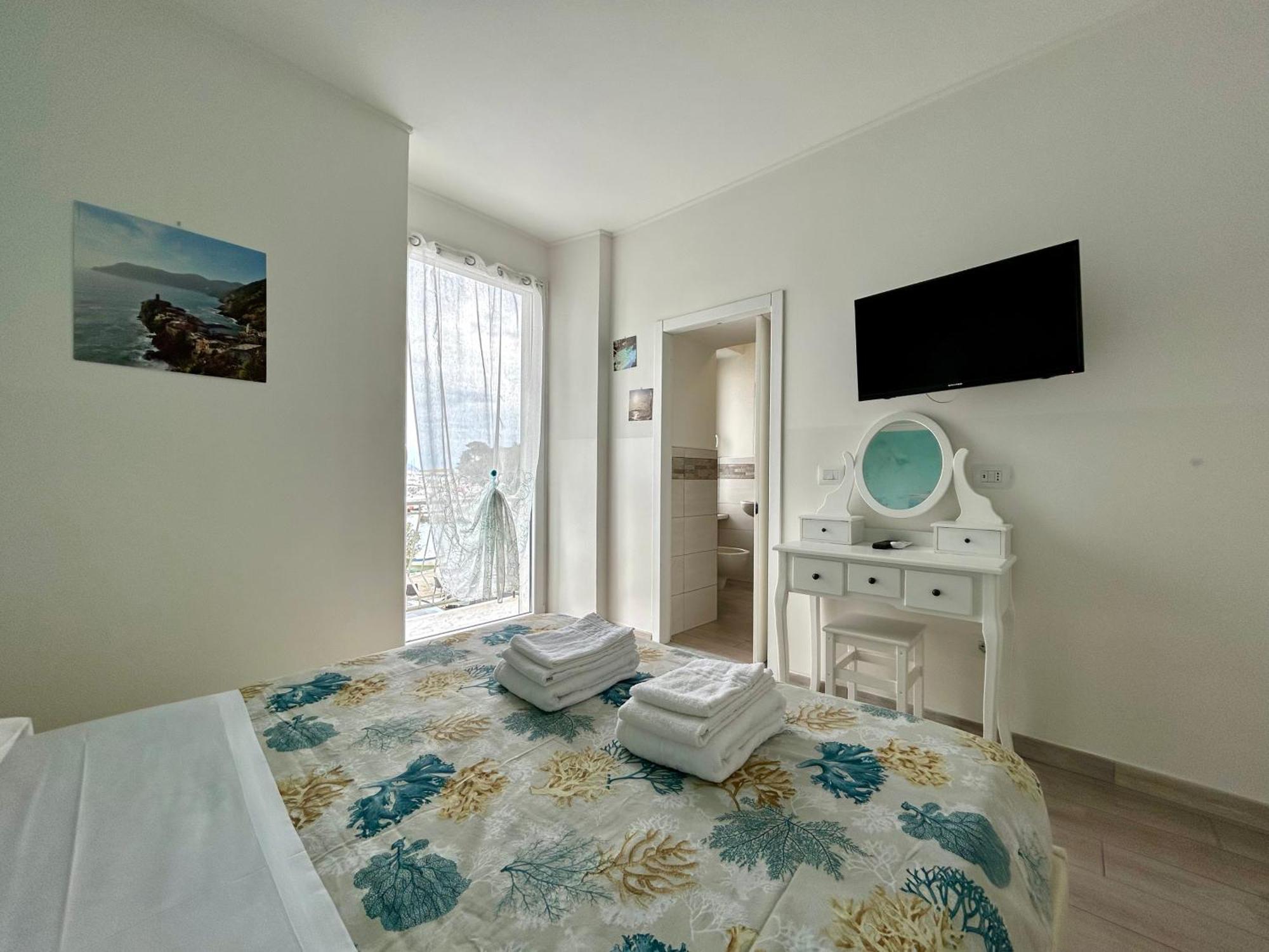 Fezzano / Portovenere Stilish Double Rooms With Sea View, Balcony Or Small Courtyard Extérieur photo